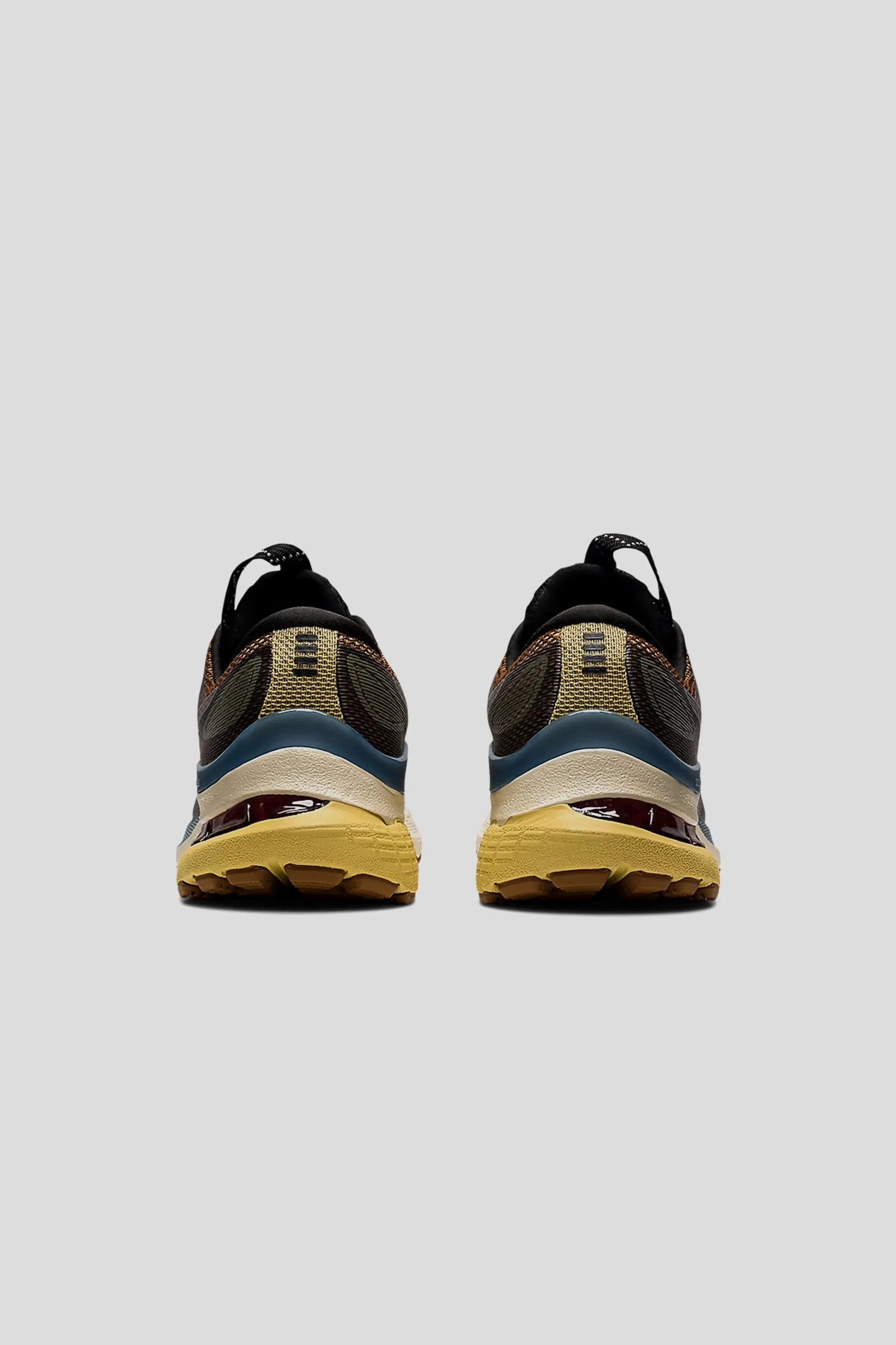 FN3 S GEL KAYANO 28 ANTHRACITE/ ANTIQUE GOLD